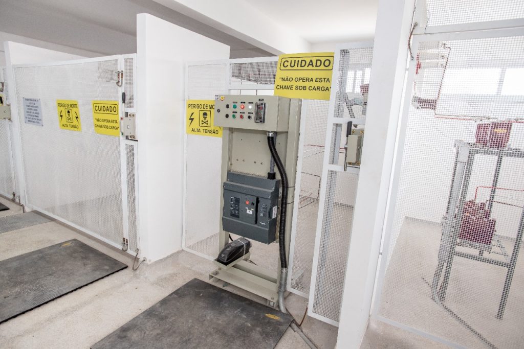 Obra de complementação da construção da maternidade no bairro 17 de março.